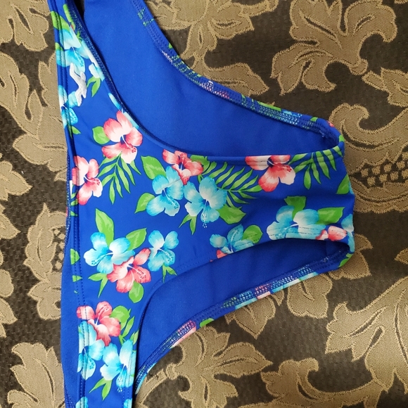 2 Hollister bikini bottoms - Picture 3 of 3